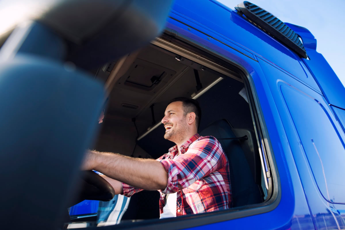 7 Essential Items Truck Drivers Need on the Road